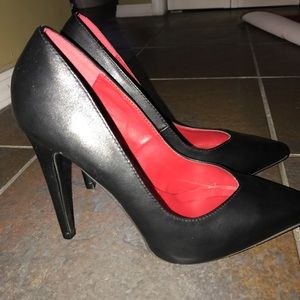 Pointy toe high heels